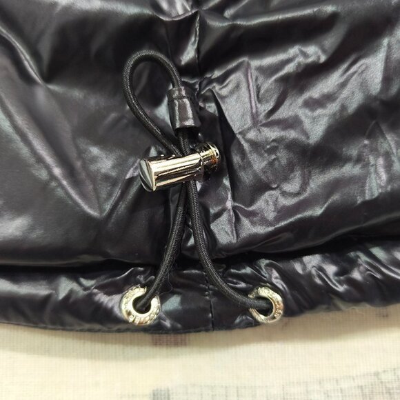 Moncler Shiny Lightweight Casual Warm Down Vest - Picture 10 of 13